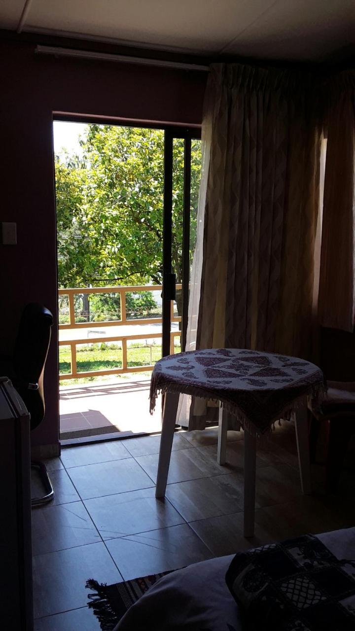 Otentik Guesthouse Мбабане Экстерьер фото